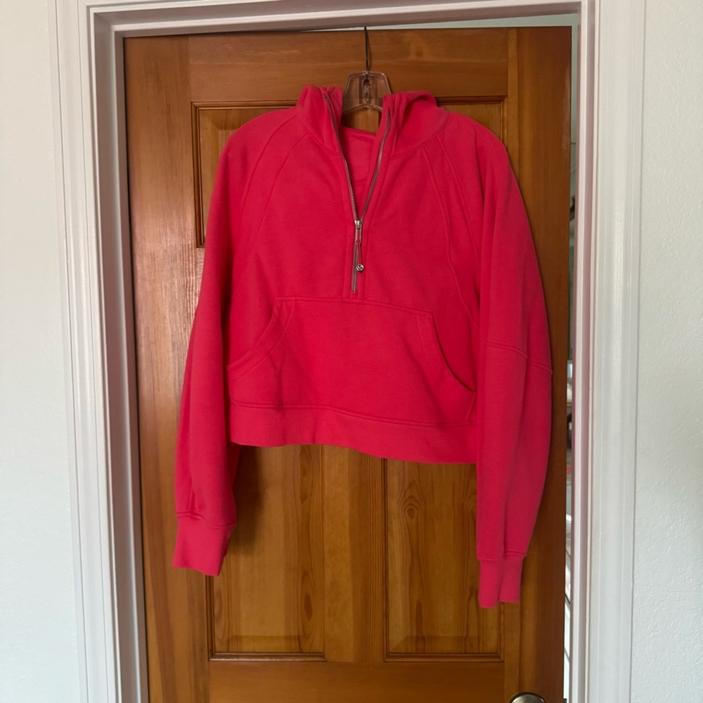 Lululemon Scuba half zip hoodie cropped lip gloss